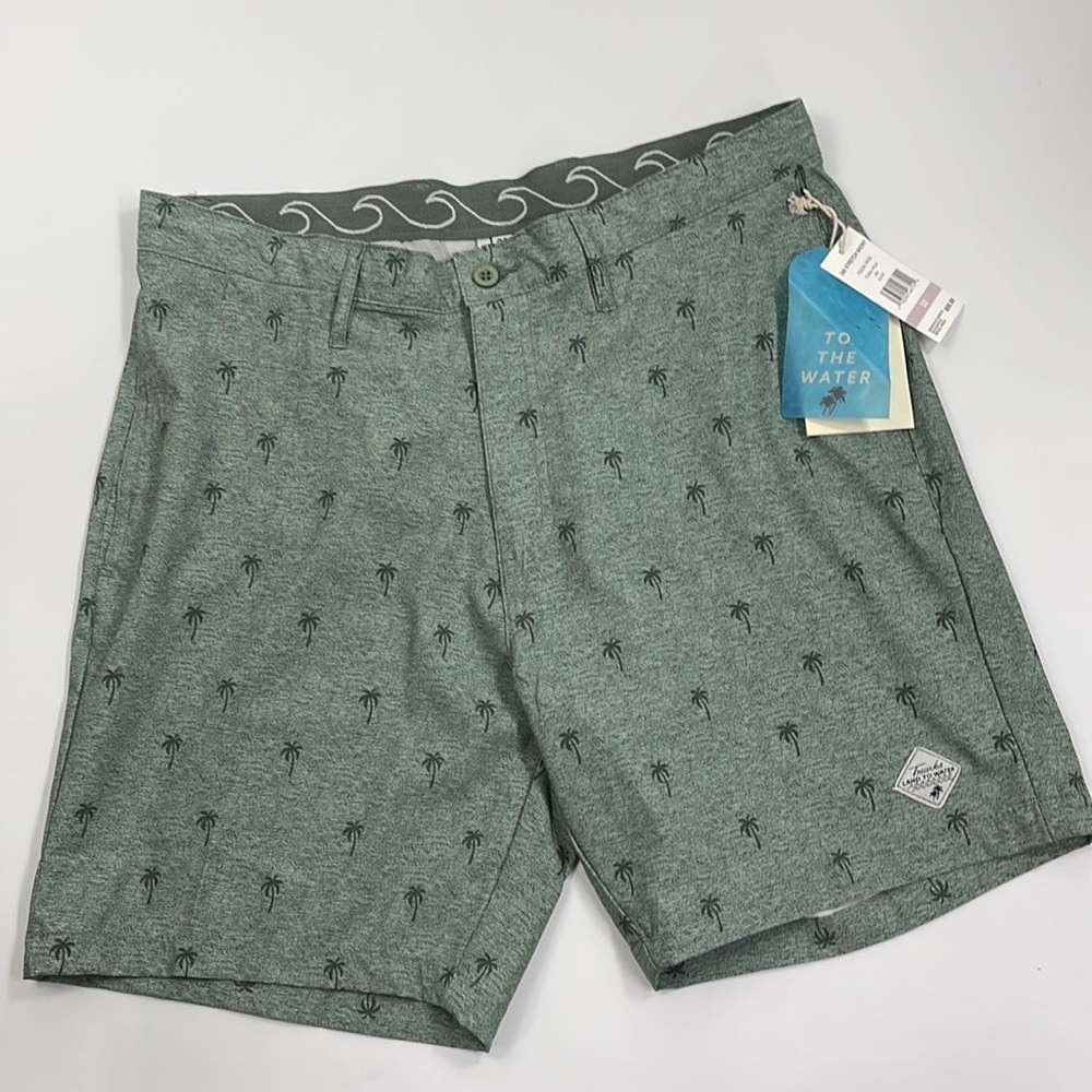 NWT - Trunks Beach Wear Mens size 32    **Aibonito360**